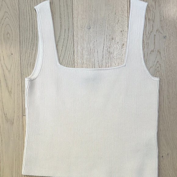 Square-neck knit tank top from Ever New - Picture 2 of 3